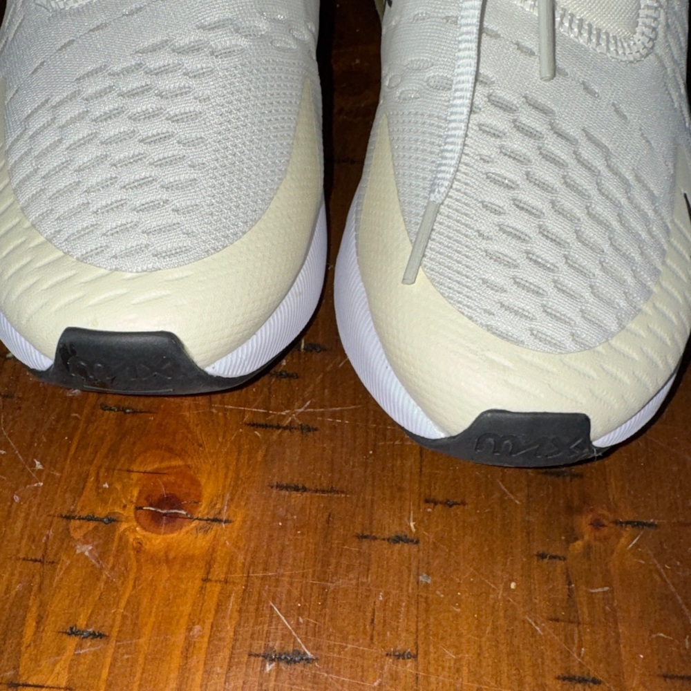 Nike Air Max 270 Beige and Black Sneakers ladies 10 - Picture 7 of 11